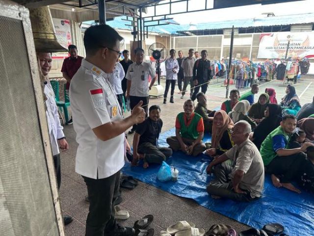 TEBAR BAHAGIA PADA KELUARGA, KALAPAS BAGANSIAPIAPI SAPA PENGUNJUNG SAAT LAYANAN KUNJUNGAN
