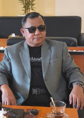 Menapak Jalan Panjang Jurnalisme: Kisah Drs. Wahyudi El Panggabean, MH, Wartawan yang Berjalan Kaki Demi Kebenaran
